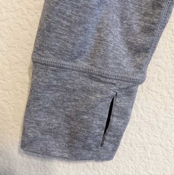 Yogalicious Gray Open Back Long  Sleeve Active Tee Size Small EUC - Picture 4 of 7